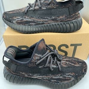 Brand new yeezy boost 350 v2